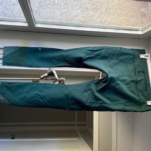 Lululemon Emerald Green Scalloped Hem Reflective Legging Size 8